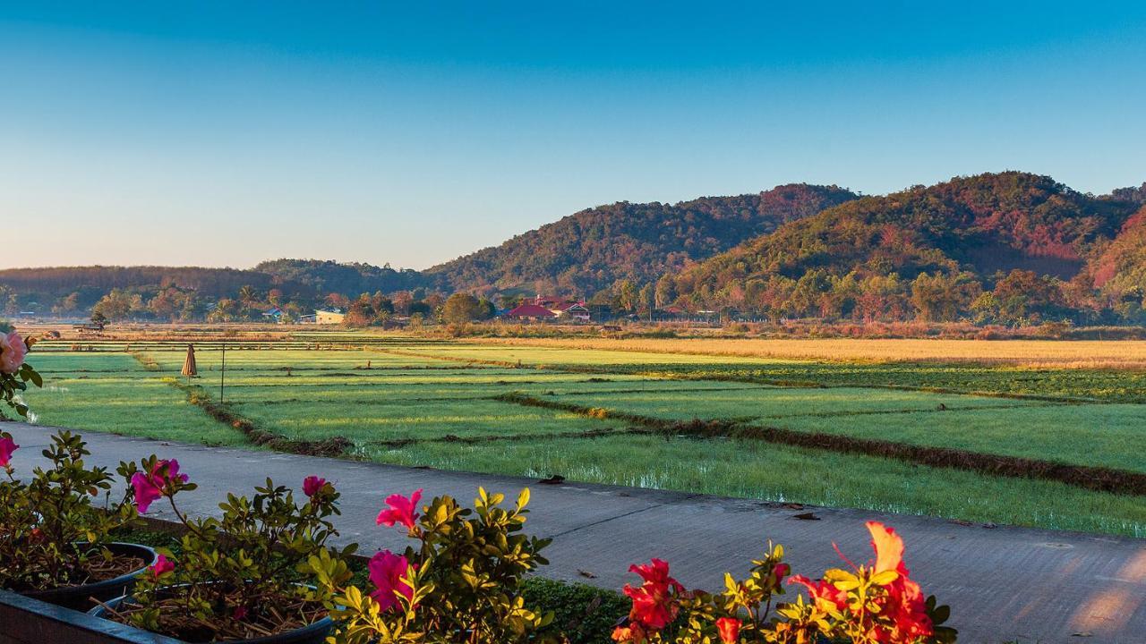 Baan Sin Suk Hotell Chiang Rai Eksteriør bilde